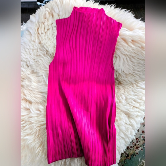 Sleeveless Top Magenta - Picture 5 of 5